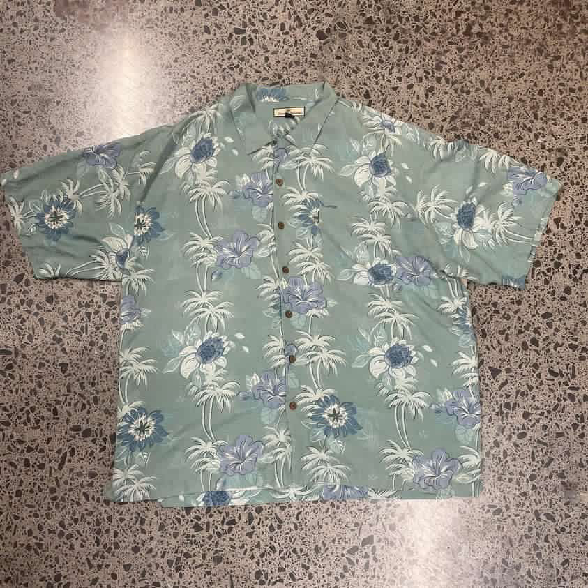 Vintage tommy store bahama shirts