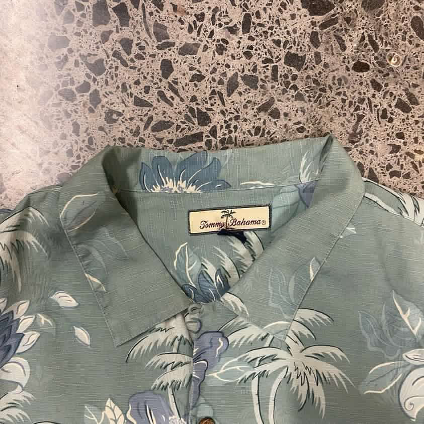 Vintage tommy bahama sale hawaiian shirts